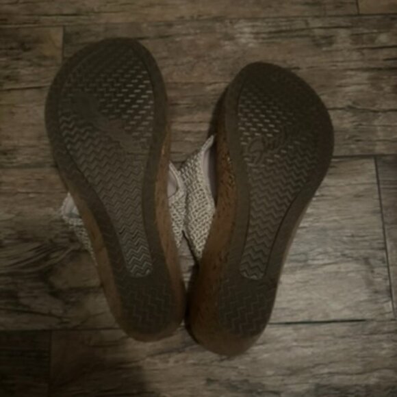 Skechers Beverlee Fancy Work Natural Crochet Beige Thong Sandals - Picture 8 of 13